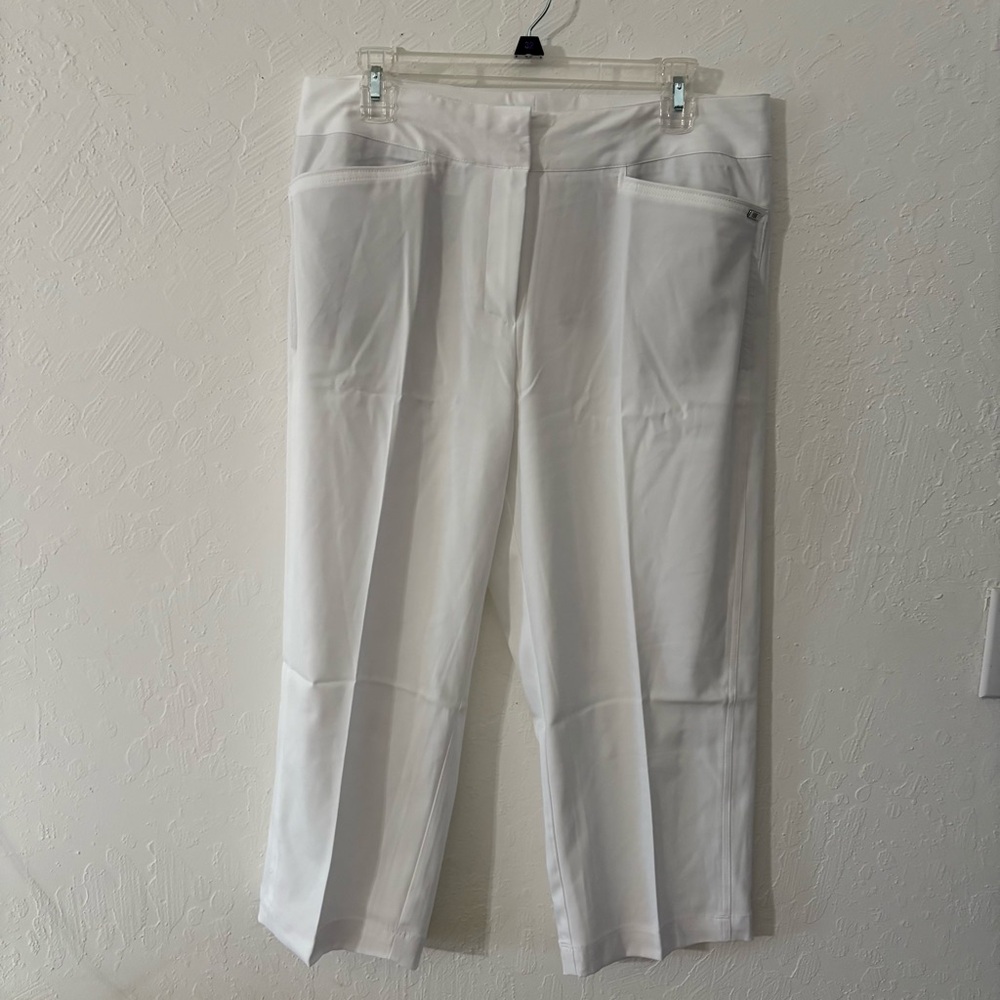 NWT Tail‎ Women's Classic Capri Pants Chalk Color Size 14 UPF 50 Golf Active